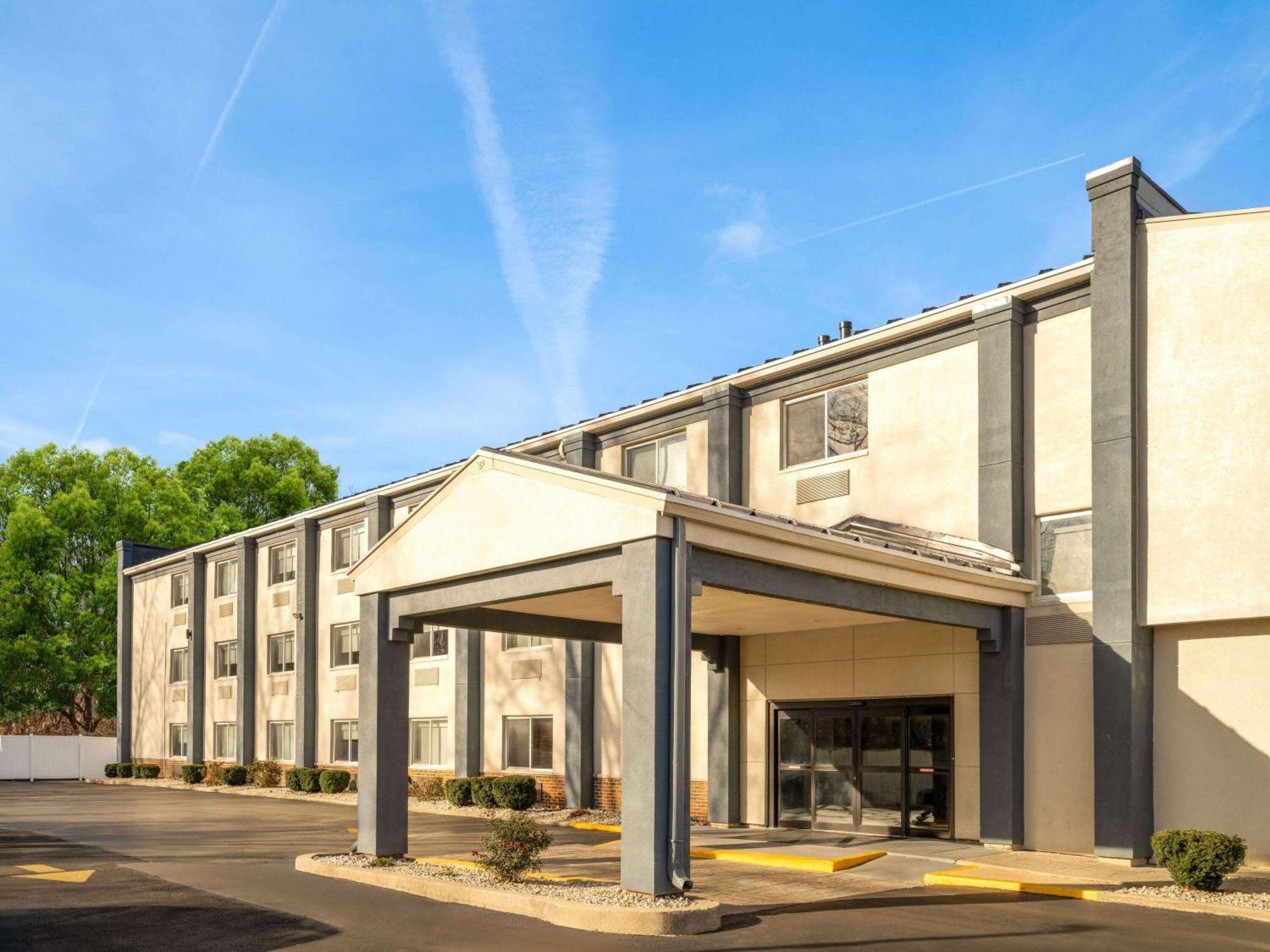 Americinn By Wyndham Woodstock Il Eksteriør bilde