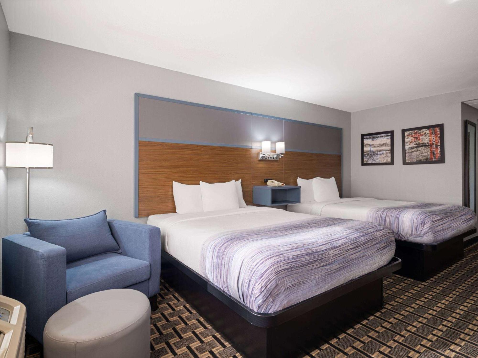 Americinn By Wyndham Woodstock Il Eksteriør bilde