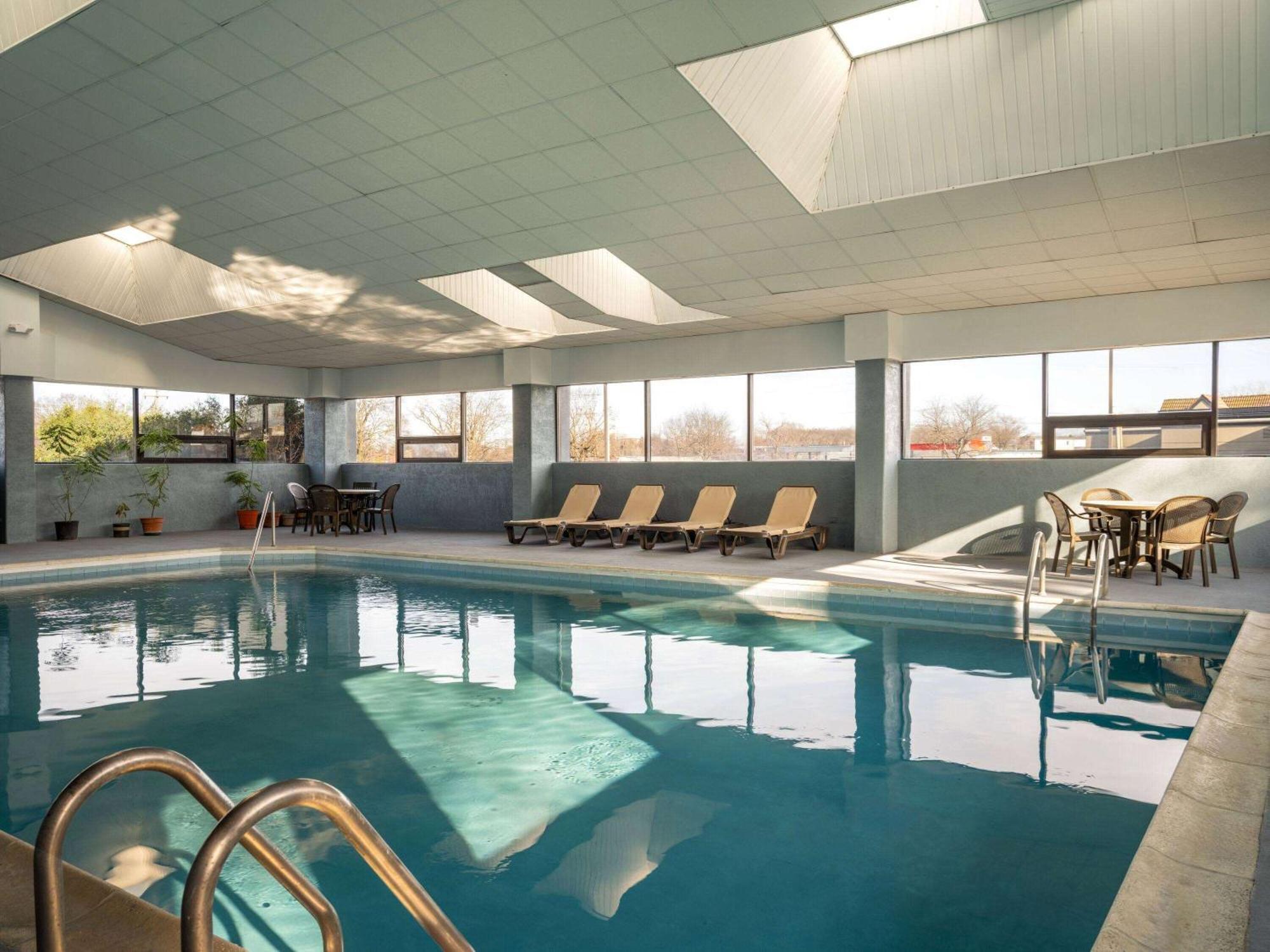 Americinn By Wyndham Woodstock Il Eksteriør bilde
